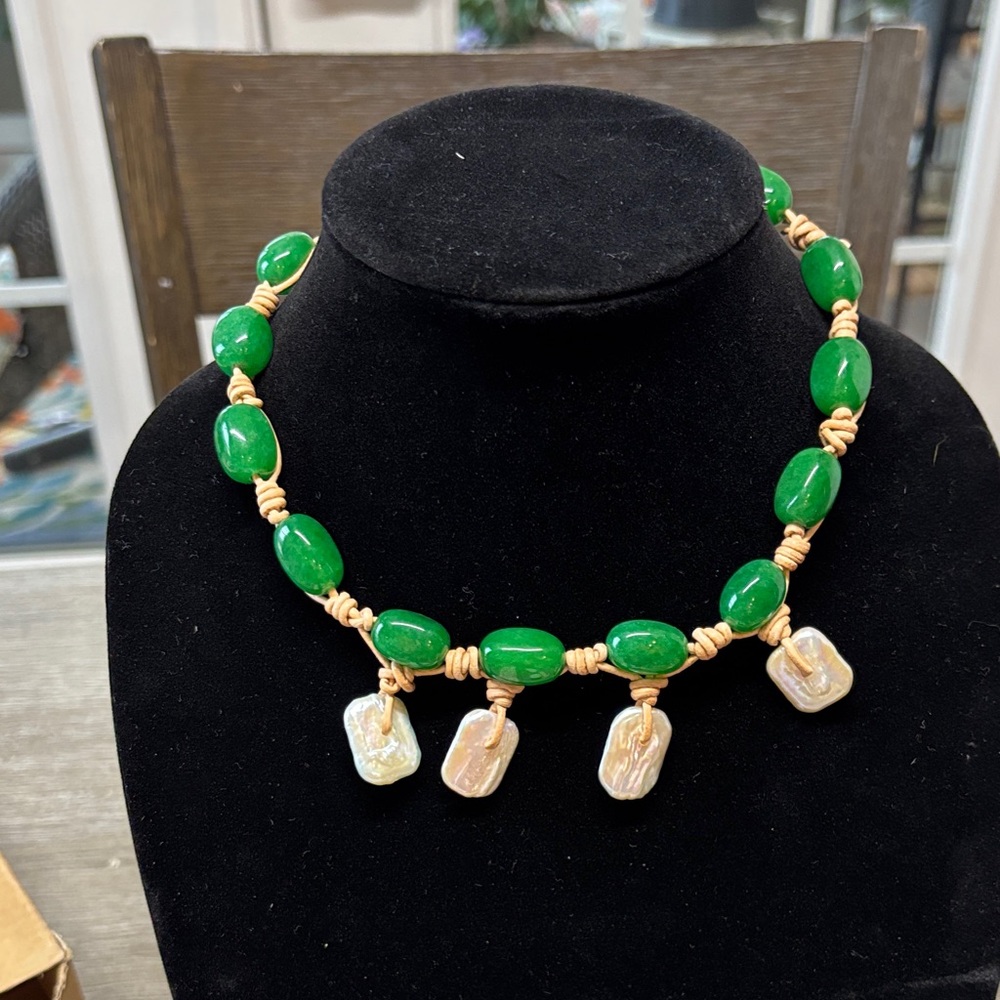 Jade and freshwater Pearl Necklace